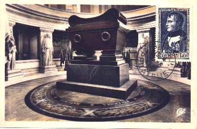 Carte postale : tombeau de Napoleon aux Invalides - Paris - Ceci n'est pas une carte-maximum (28 k)